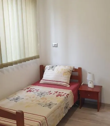 Lili * Novigrad Istria