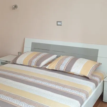 Lili Novigrad Istria